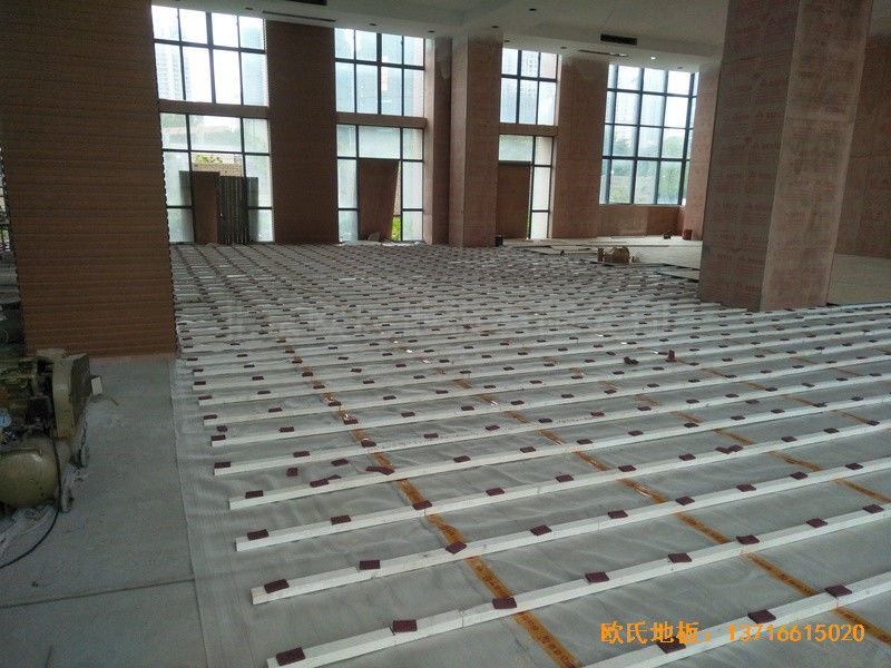 福建泉州海關(guān)橋南運(yùn)動場體育地板鋪裝案例1