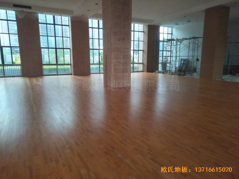 福建泉州海關(guān)橋南運(yùn)動場體育地板鋪裝案例5