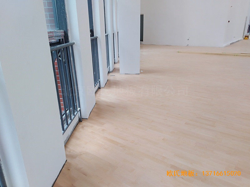 重慶重光小學(xué)籃球館運(yùn)動(dòng)地板施工案例4