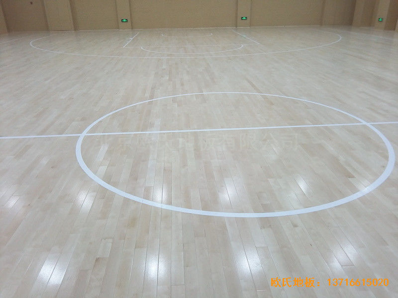 山東濟南歷下區(qū)燕山學?；@球館運動木地板施工案例4