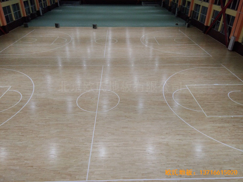 山東濟(jì)南章丘雙語(yǔ)學(xué)校籃球館體育地板施工案例5