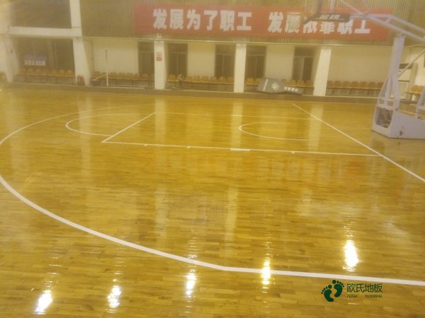 哪有運(yùn)動場地地板哪個牌子較環(huán)保